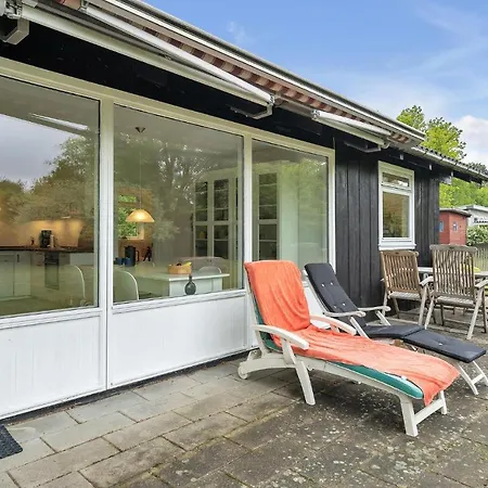 2 Bedroom Lovely In *