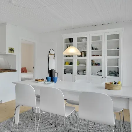 2 Bedroom Lovely In *