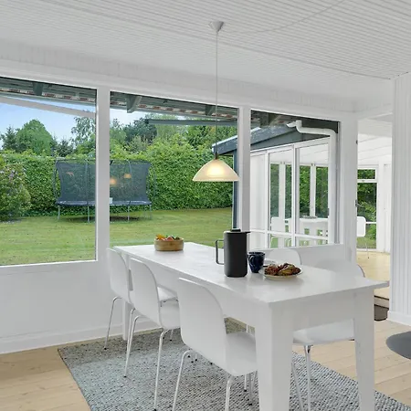 2 Bedroom Lovely In *
